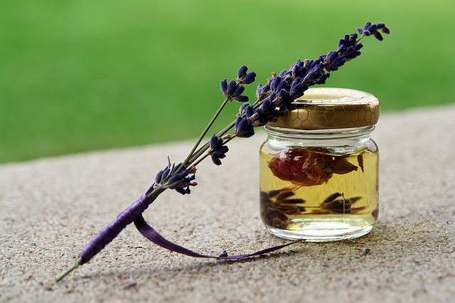 keep spiders away - lavender oil