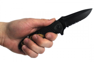 survival knife uses